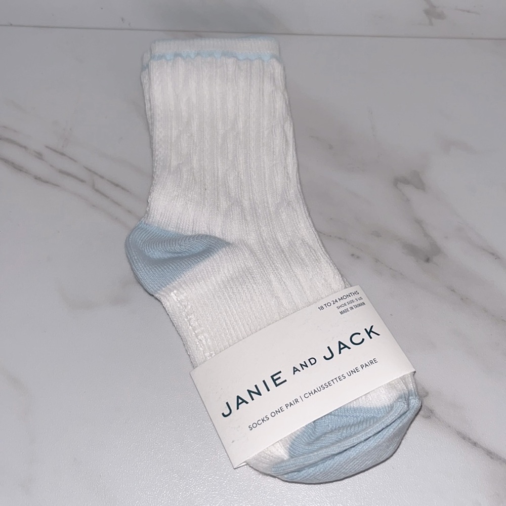 NWT janie and Jack light blue white socks 18-24 months
